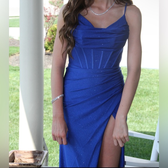 Blue sparkly prom dress - Picture 6 of 8